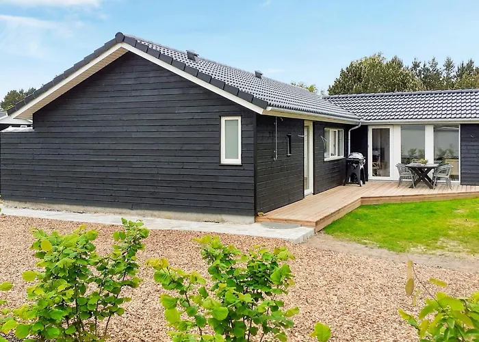 8 Person In Hadsund-by Traum *